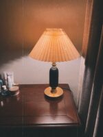 Classic Antique Table Lamp - Image 7