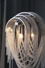 Chains Tassel Table Lamp - Image 4
