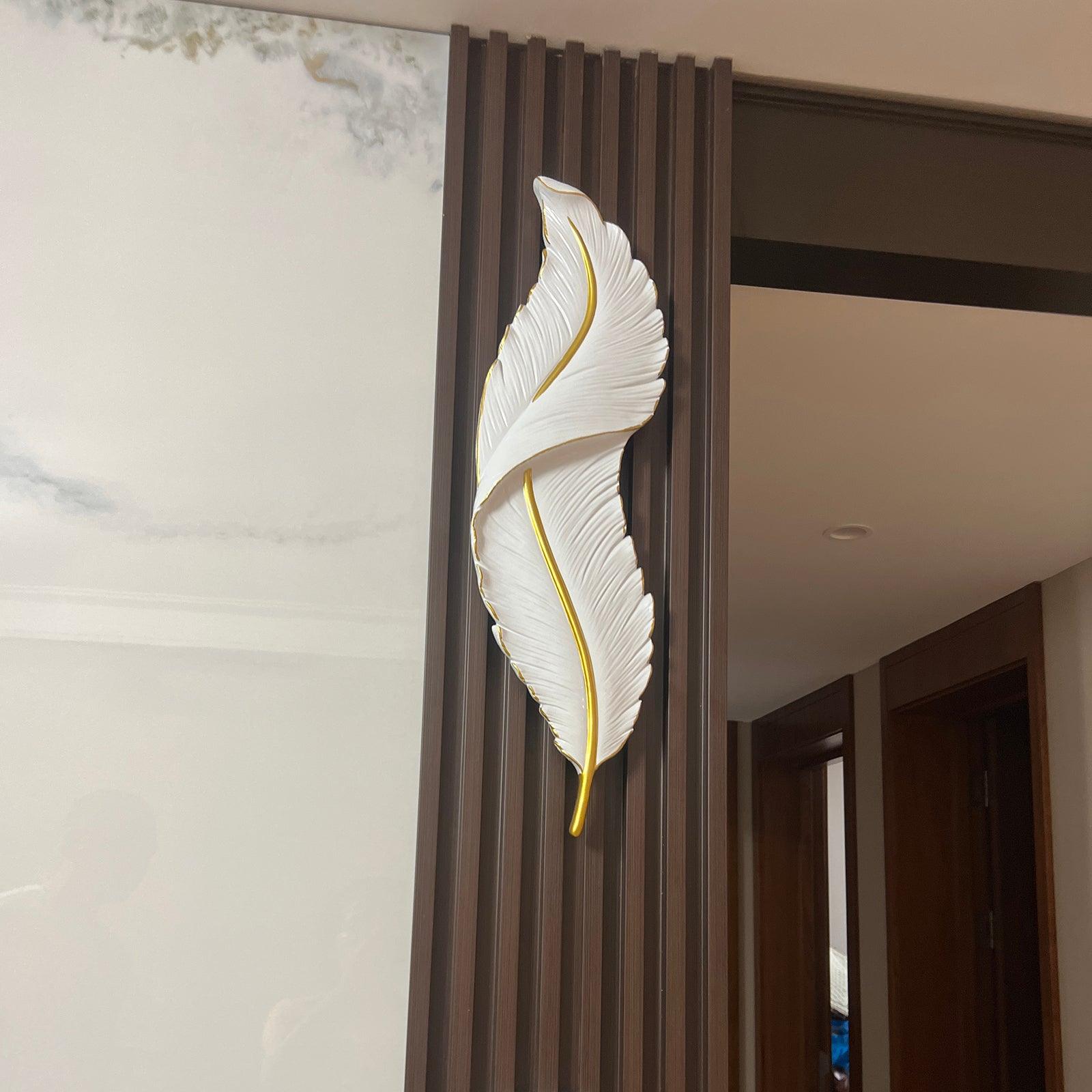 Feather_Wall_Lamp_28.jpg Feather Wall Lamp - Image 1