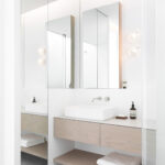 Mesh Glass Wall Lamp - Image 8